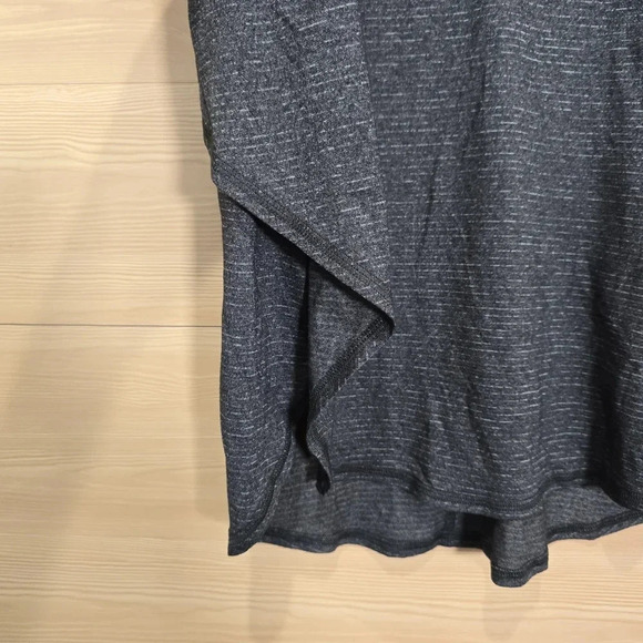 Lululemon Seek The Heat Tank Top Tank ONLY Gray Stripe Women's Size 8/10? - Picture 5 of 8